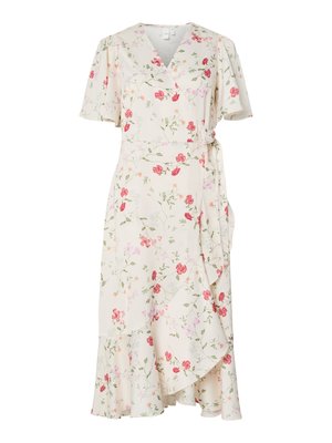 Crèmekleurige wikkeljurk met roze en rode bloemenprint, korte volantmouwen, V-halslijn en gerimpelde zoom.