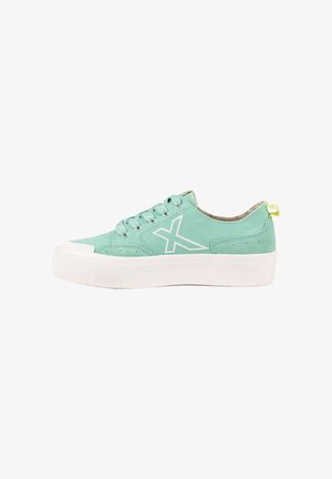 MUNICH, MUNICH MUNICH SWING SKY 09 ZAPATILLA DE LONA MENTA CON PLATAFORMA - Zapatillas - verde