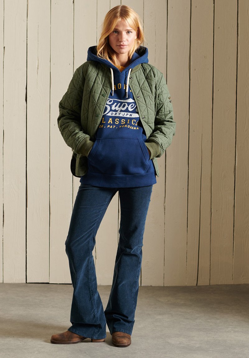 Damen Sweatshirts | Superdry SCRIPT STYLE COLLEGE Sweatshirt pilot mid blue/blau - MA01766 Damen Sweatshirts | Superdry SCRIPT STYLE COLLEGE Sweatshirt pilot mid blue/blau - MA01766