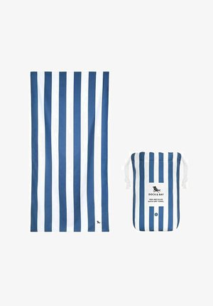 Striped quick-dry towel in navy blue and white, made from recycled materials. Includes matching storage pouch with drawstring.