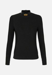 Maglione nero in tessuto a coste, con maniche lunghe e collo alto con dettaglio metallico sul colletto.