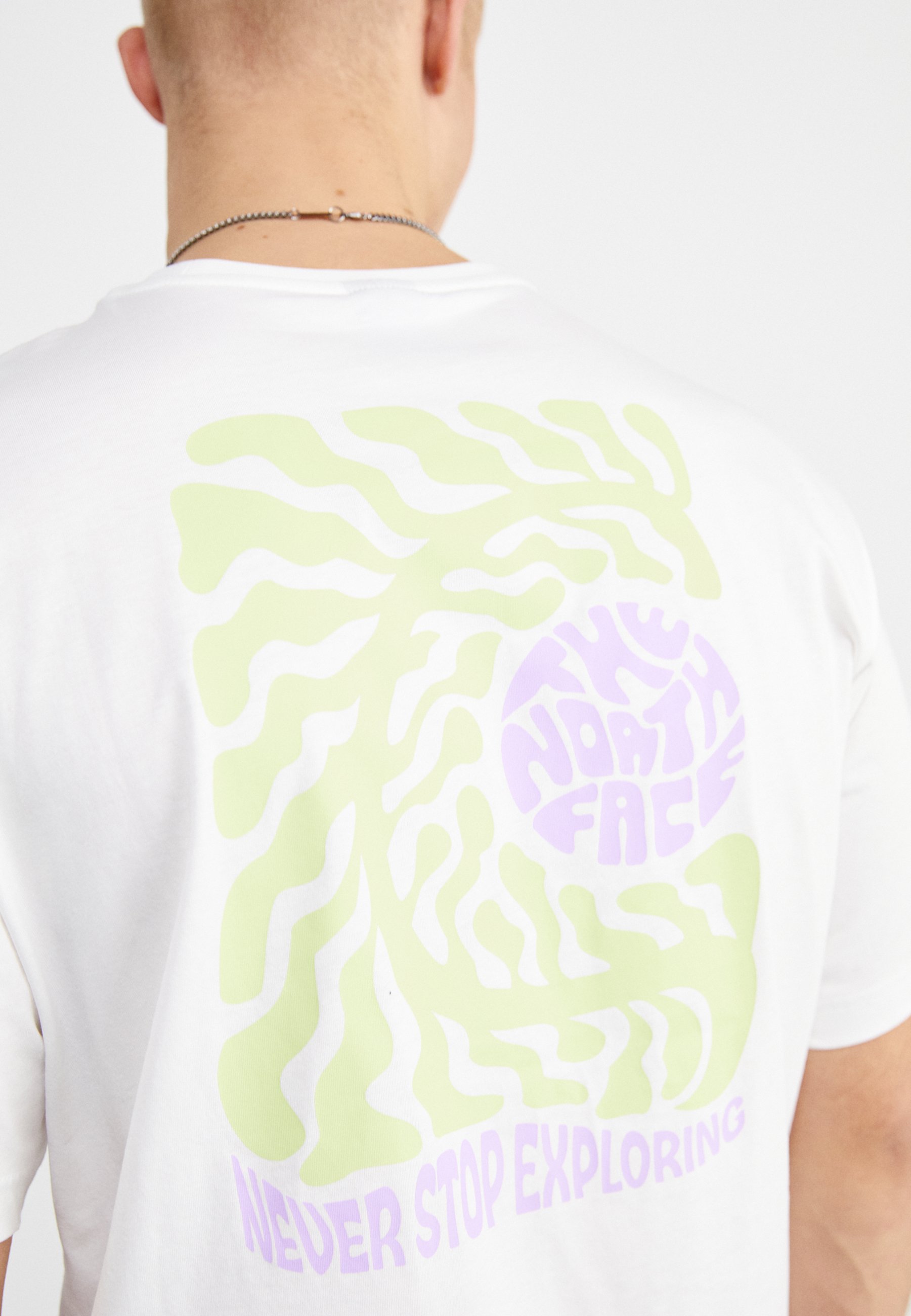 THE NORTH FACE◆Exotic Days backprint Tシャツ WHITE 送料込 The North Face Exotic Days backprint oversized t-shirt in