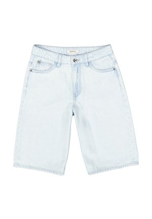Lyseblå denim knælange shorts med forreste knap, lynlås, bæltestropper og forlommer.