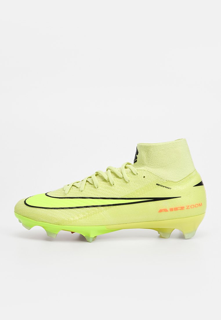Botines de fútbol para terreno firme