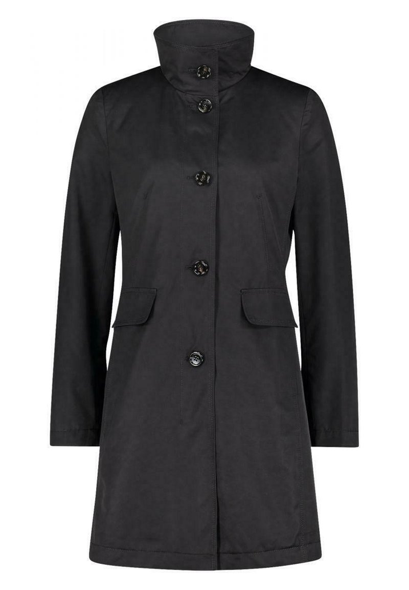 Svart kappa med hög krage, långa ärmar, sex knappar fram och två sidfickor. Tillverkad av ett slätt, hållbart tyg.