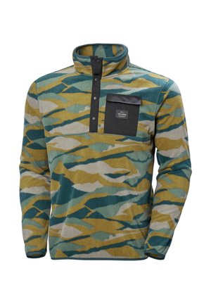 Fleece pulovr v zeleném, modrém a žlutém maskáčovém vzoru. Obsahuje zipový límec, čtyři knoflíky a černou náprsní kapsu s logem.