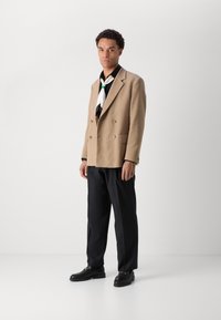Thumbnail Image 6