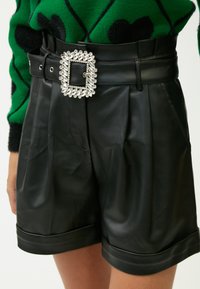 INFLUENCER BEJEWELED - Shorts - black