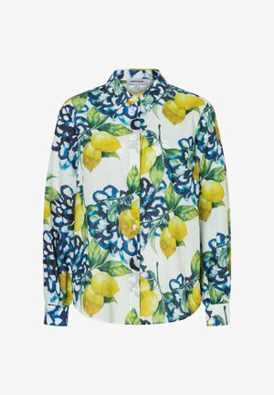 Langärmliges Hemd mit Knöpfen und Kragen, mit einem lebendigen Zitronen- und blauen Blumenmuster auf weißem Hintergrund.