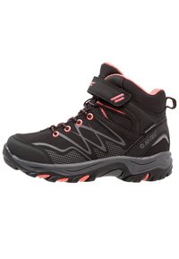 Stivali da trekking neri con dettagli rosa, caratterizzati da un design alto, materiale testurizzato, pannelli in rete, lacci e una fascia con chiusura a strappo.