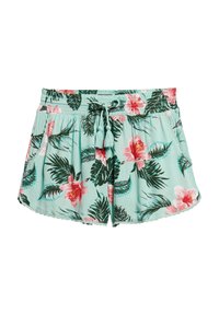 Shorts bleu clair avec un motif floral comprenant des fleurs d'hibiscus roses et des feuilles vertes. Taille élastique avec cordon de serrage et glands.