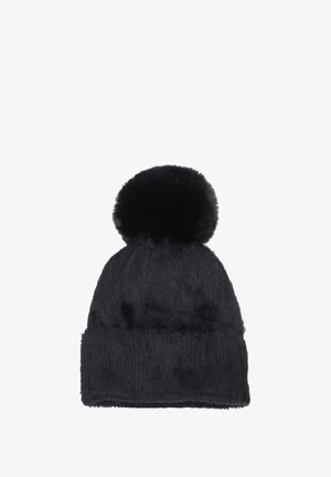 Cappello beanie in finta pelliccia nera con una texture morbida, caratterizzato da un pompon arrotondato sulla parte superiore e un risvolto sul fondo.