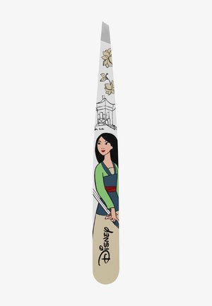 Pincette sur le thème de Disney avec un dessin de Mulan tenant une épée, des accents floraux et un croquis de pagode sur un fond blanc.