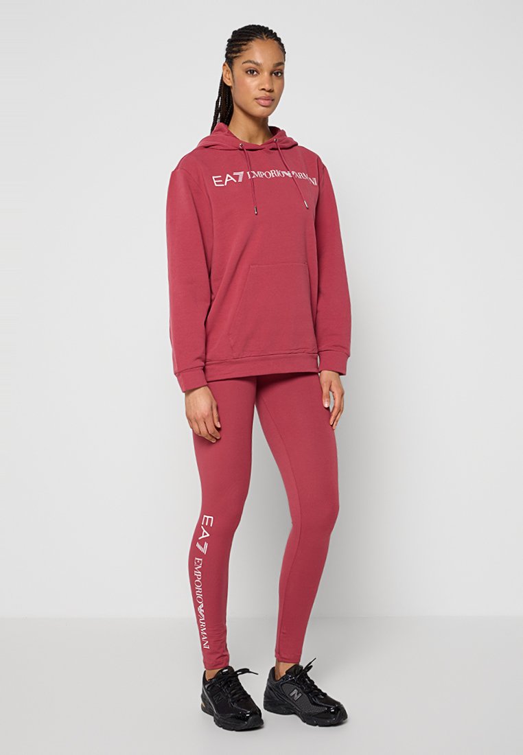 EA7 Emporio Armani Trainingspak rood EA7 Emporio Armani Trainingspak rood