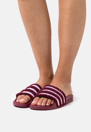 adidas Originals, Chaussons - red