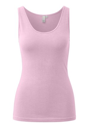 Bezrukawnik w miękkim różowym materiale, z okrągłym dekoltem i dopasowanym krojem oraz równymi, gładkimi szwami wokół brzegu.