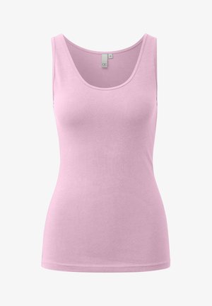 Bezrukawnik w miękkim różowym materiale, z okrągłym dekoltem i dopasowanym krojem oraz równymi, gładkimi szwami wokół brzegu.