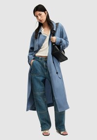 AllSaints KIKKI TRENCH niebieski