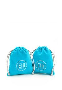 Twee kleine, trekkoordzakjes van levendig turquoise stof, met een ronde witte logo dat "Elli by Julie & Grace" leest.