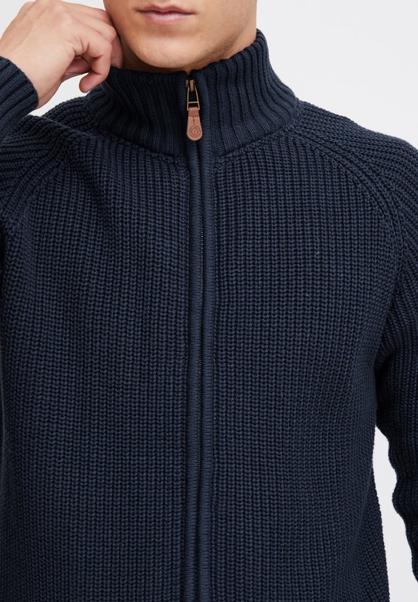 SDXenos - Cardigan - insignia b3