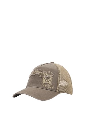 Braune und beige Mesh-Trucker-Cap mit besticktem Totenkopf und „Ed Hardy“-Schriftzug auf dem Frontpanel.