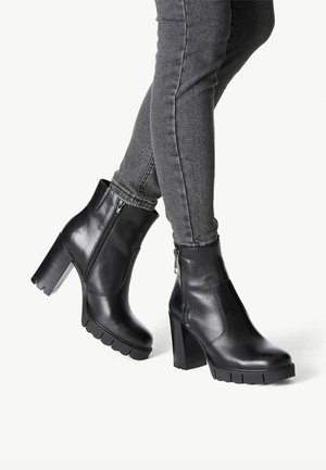 Bottines à talons hauts - black