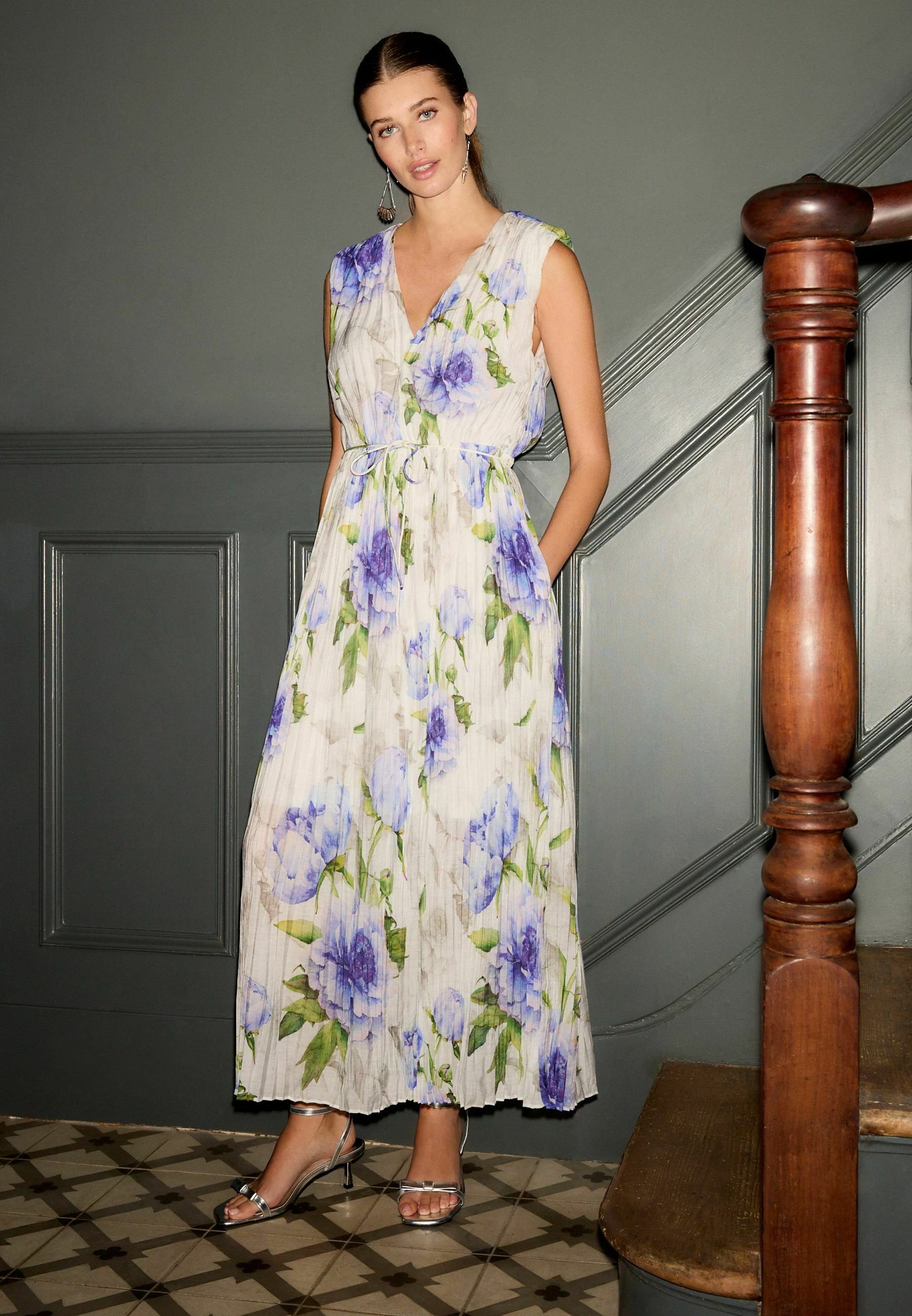 Next REGULAR FIT SHOULDER PAD V NECK TIE WAIST PLISSE Maxi