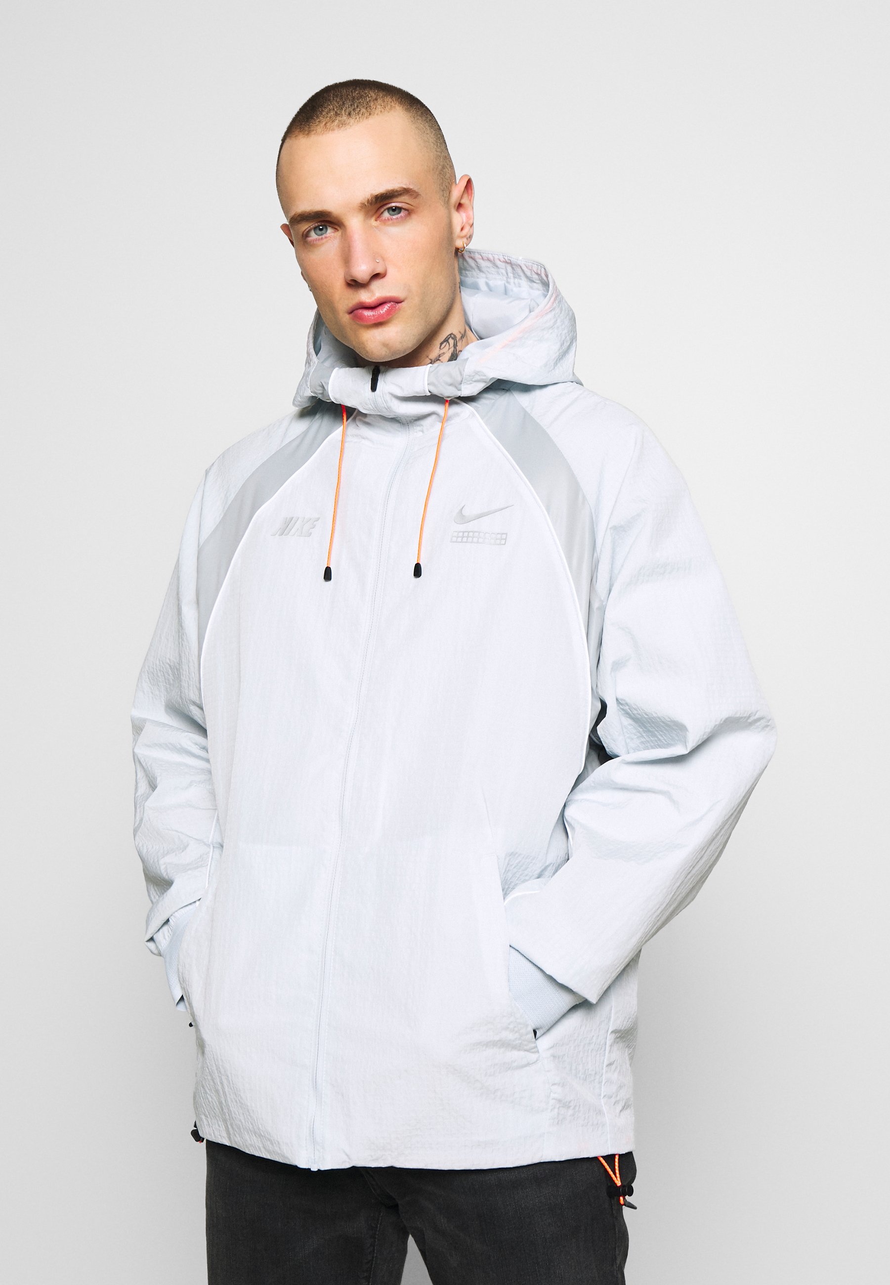 Nike Sportswear Let jakke / Sommerjakker - gold suede/midnight navy/summit white/white Nike Sportswear Let jakke / Sommerjakker - gold suede/midnight navy/summit white/white