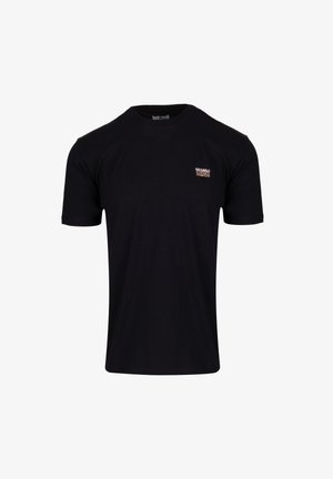 Czarny t-shirt z krótkim rękawem i okrągłym dekoltem oraz małą naszywką z logo Just Cavalli i zwierzęcym wzorem na piersi.