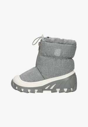 Grijze stoffen laars met een gevoerde bovenkant, zijrits en een gestructureerde rubberen zool met een witte accent en een robuust patroon.