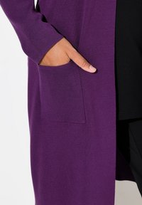 Ulla Popken LONG OPEN FRONT SWEATER - Neuletakki - classic blackberry