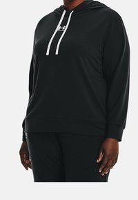 Under Armour Jersey con capucha - black