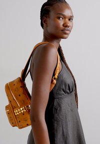 MCM STARK BACKPACK  - Rugzak - cognac