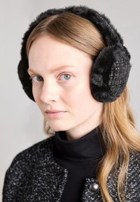 Anna Field Ørevarmere - black