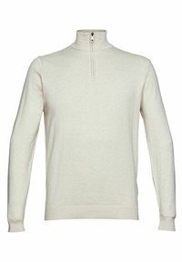 Hellbeige Strickpullover mit hohem Kragen, halbem Reißverschluss auf der Vorderseite, langen Ärmeln sowie gerippten Bündchen und Saum. Weiche Textur, minimalistisches Design.