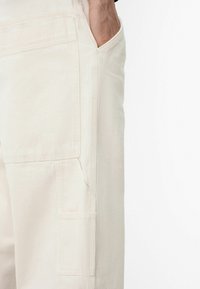 Bershka Jeans relaxed fit - white