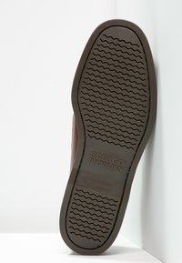 Thumbnail Image 5
