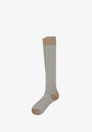Calze fino al ginocchio con un design a coste di un grigio chiaro e una fascia in tan strutturata e in contrasto nella parte superiore, oltre a sezioni reinforce per le punte e i talloni.