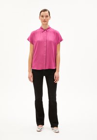 ARMEDANGELS LARISAANA - Hemdbluse - crushed berry