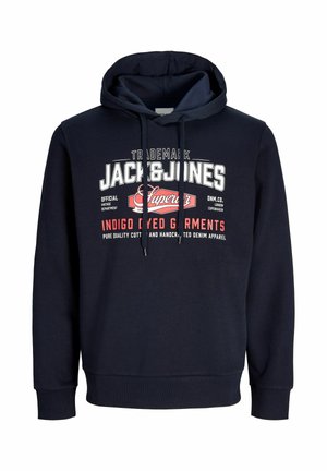Sweat à capuche bleu marine avec texte et impression graphique "Jack & Jones" blanc et rouge à l’avant, comprenant des cordons de serrage sur la capuche.