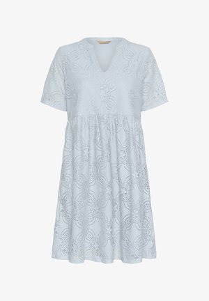 Svijetloplava haljina kratkih rukava s cvjetnim čipkastim dizajnom, V-izrezom i raširenom suknjom. Izrađena od teksturiranog materijala.