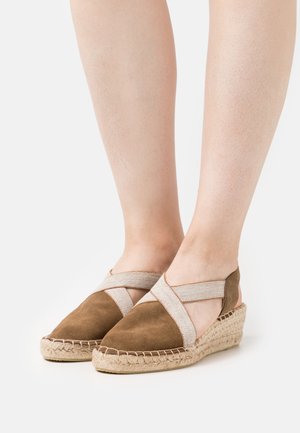 Pier One, Espadrilles - brown