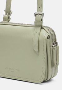 Liebeskind Berlin MAREIKE GERÄUMIGE - Umhängetasche - helles olivgrün
