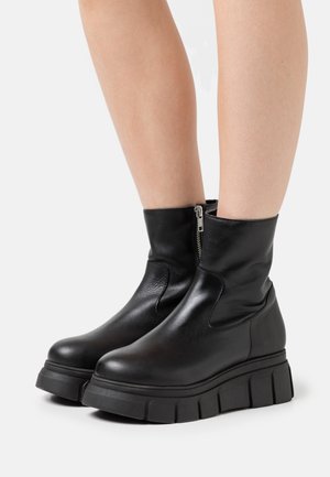 BOOT - Kotníkové boty na platformě - black