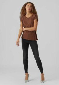 Vero Moda VMAVA PLAIN - T-Shirt basic - cocoa brown