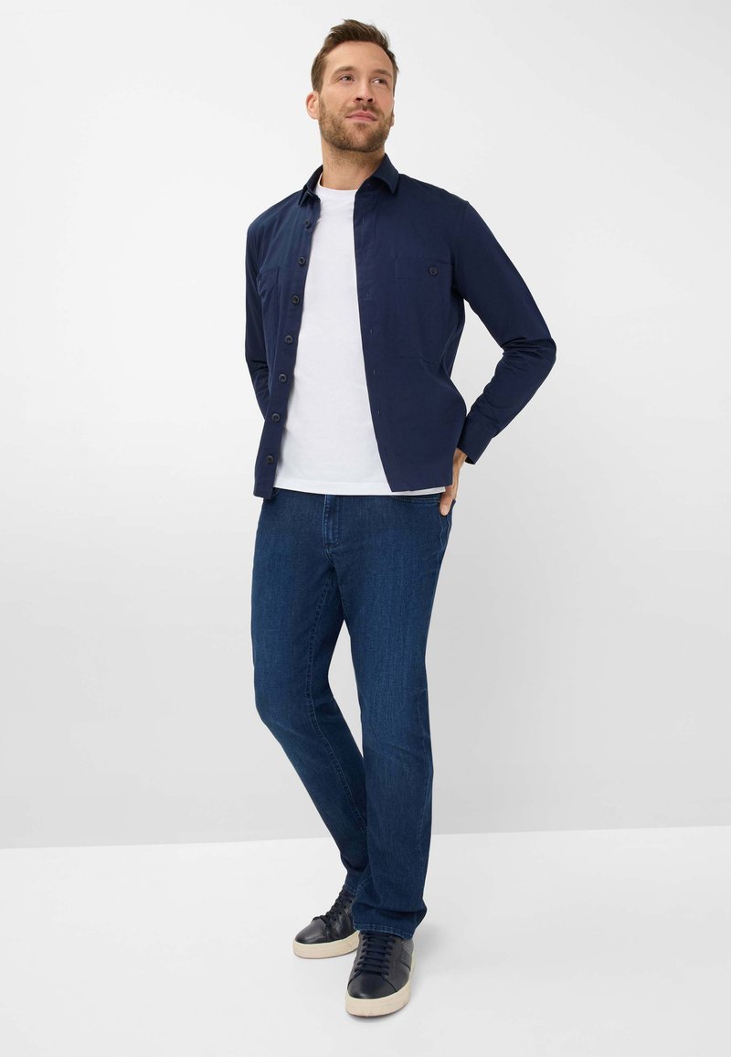 BRAX heren Broek Style Cooper L Linen Cotton Strecht BRAX heren Broek Style Cooper L Linen Cotton Strecht
