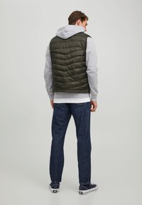 Jack & Jones HERO BODYWARMER COLLAR - Chaleco - rosin