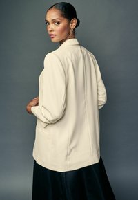 Next RUCHED  - Bleiseri - cream
