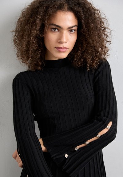 Maje RAFFIE - Rochie tricotată - noir