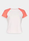 LINNEA TEE - Print T-shirt - gum